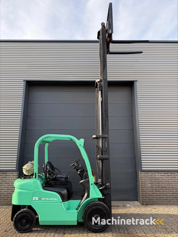 Mitsubishi FG25W 2,5 ton LPG heftruck