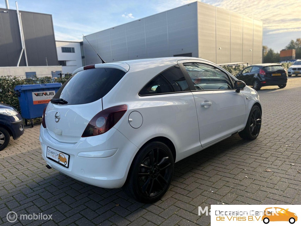 Opel Corsa 1.4-16V Color Edition AircoElektrPakketBluetooth