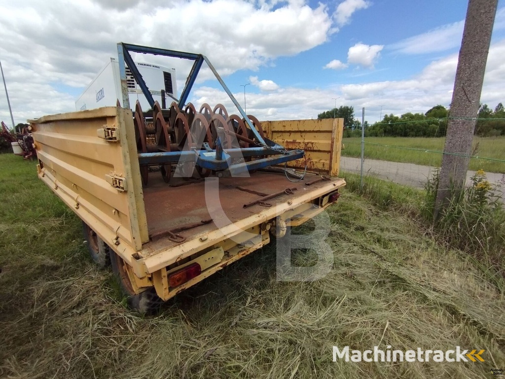 Moelven NM51 dump trailer