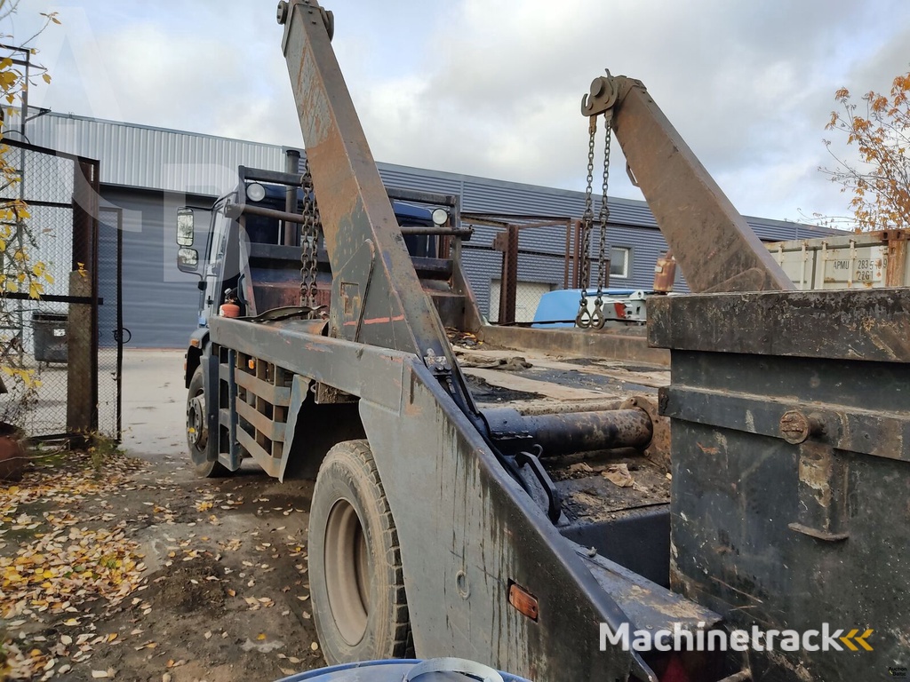 MAN 18.255 skip loader truck
