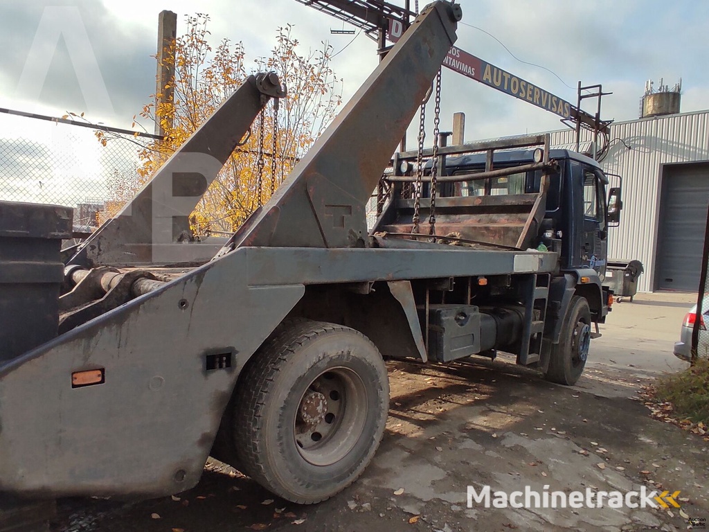 MAN 18.255 skip loader truck