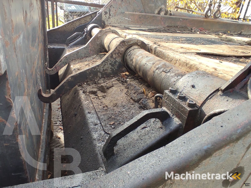 MAN 18.255 skip loader truck