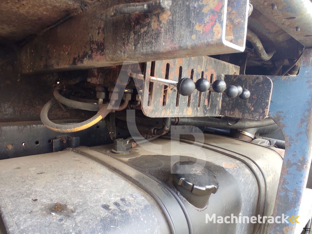 MAN 18.255 skip loader truck