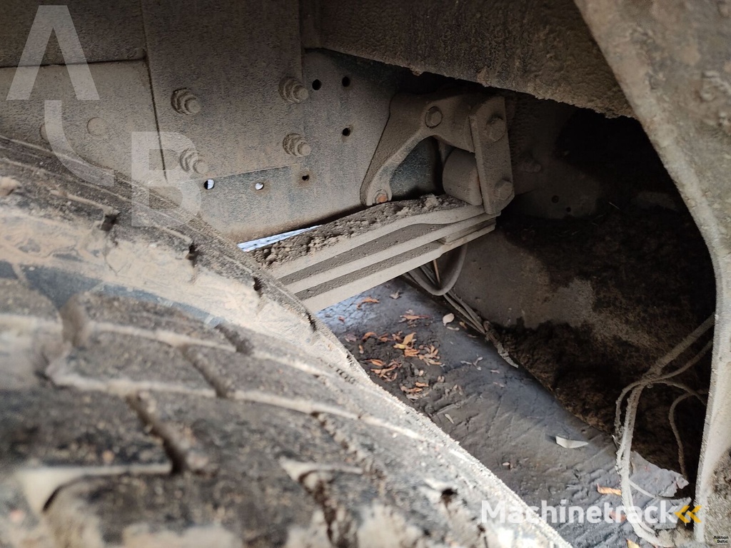 MAN 18.255 skip loader truck