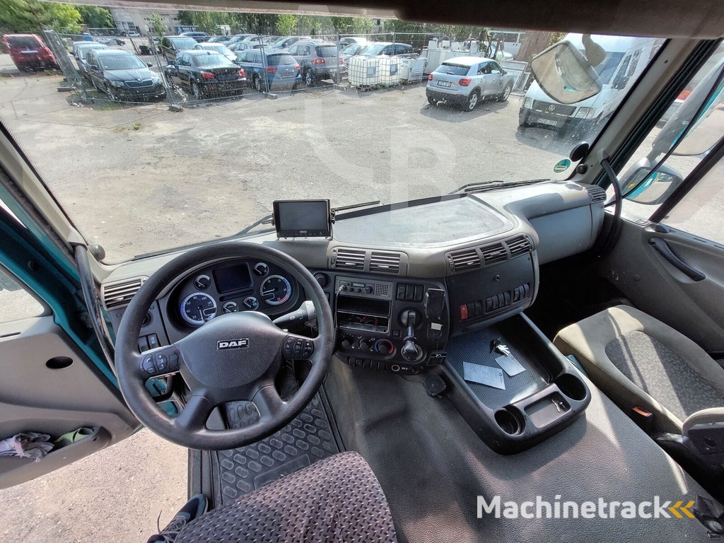 DAF FA75CF.310U curtainsider truck