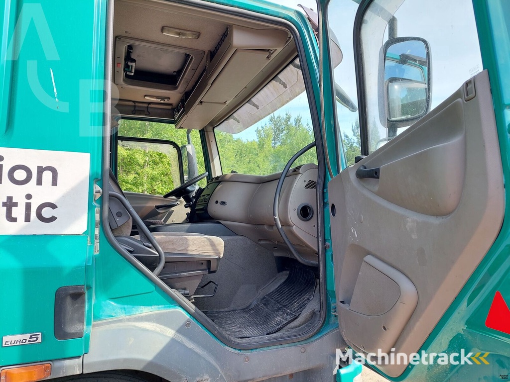 DAF FA75CF.310U curtainsider truck