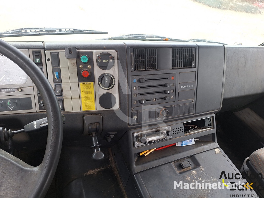 MAN 19.343 truck tractor