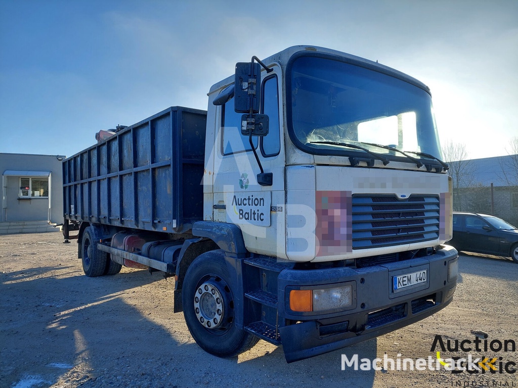 MAN 18.284 dump truck