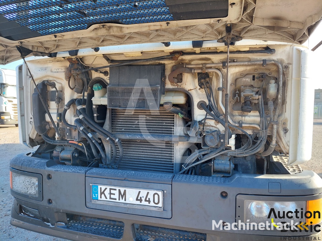 MAN 18.284 dump truck