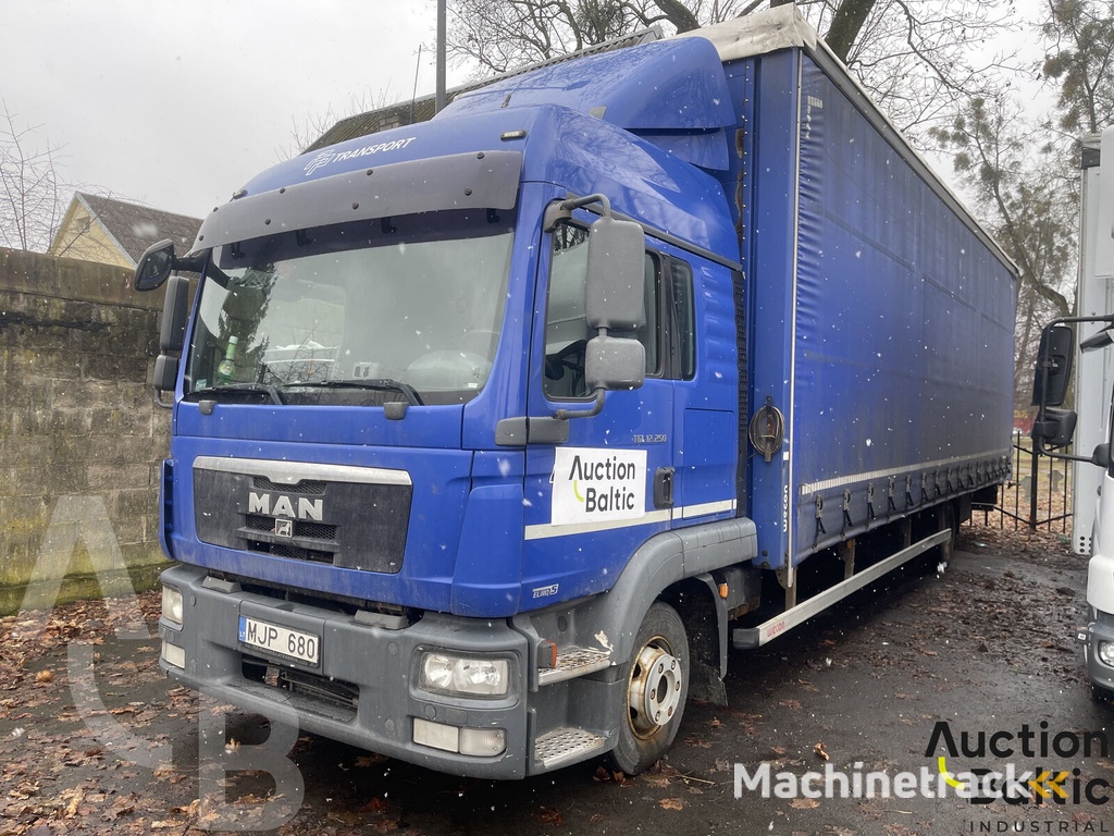 MAN TGL12.250BL tilt truck