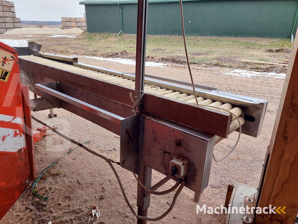 Vegetable inspection table (Daržovių apžiūros stalas)