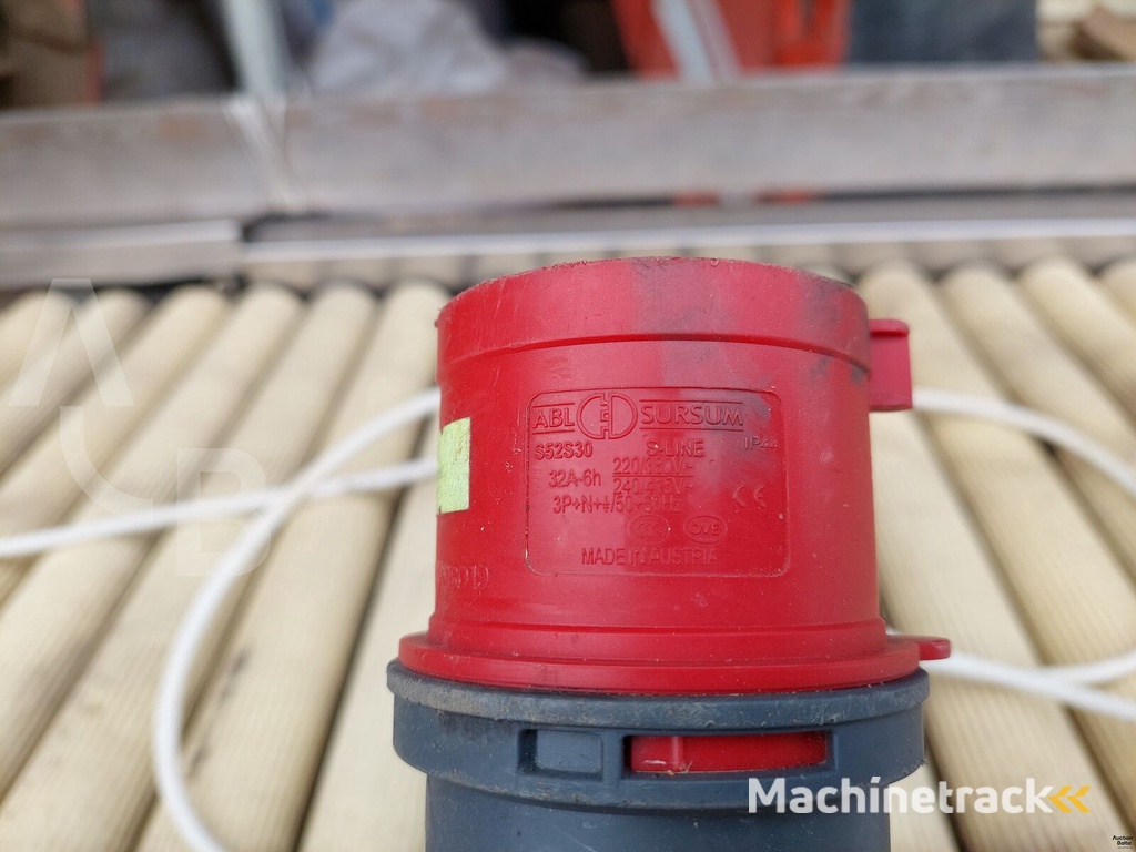 Vegetable inspection table (Daržovių apžiūros stalas)