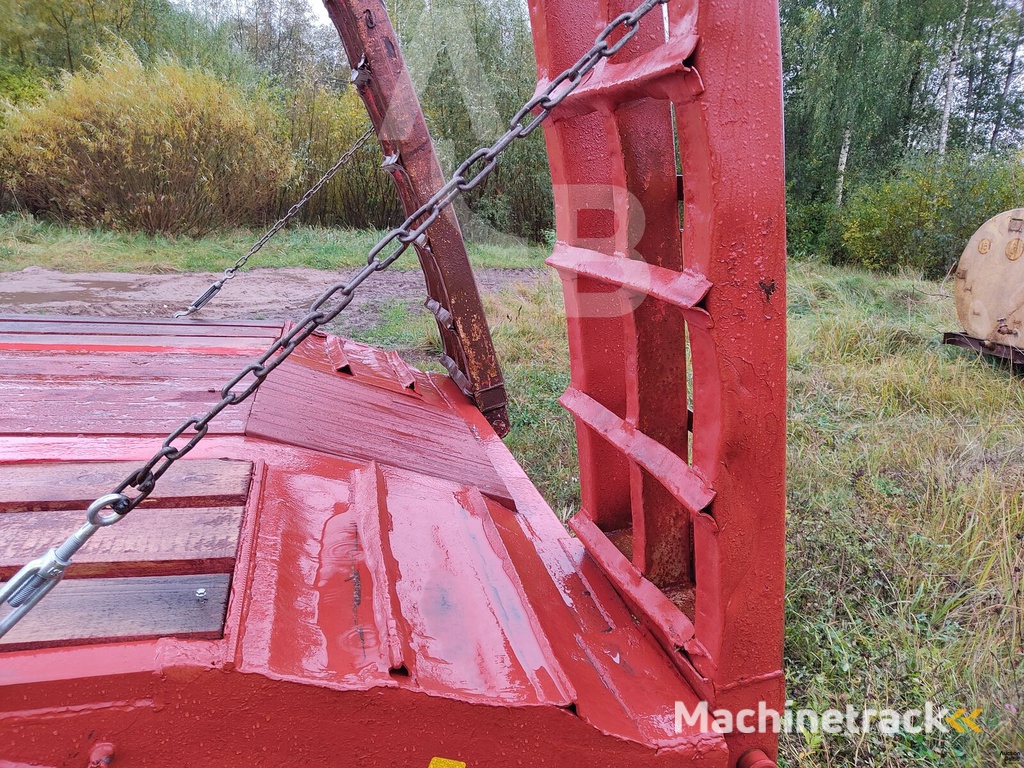 Overlander TRI36 low bed semi-trailer