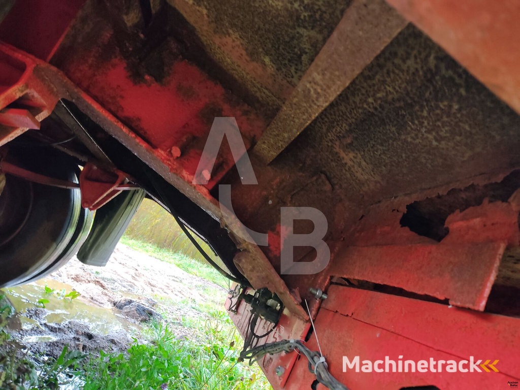 Overlander TRI36 low bed semi-trailer