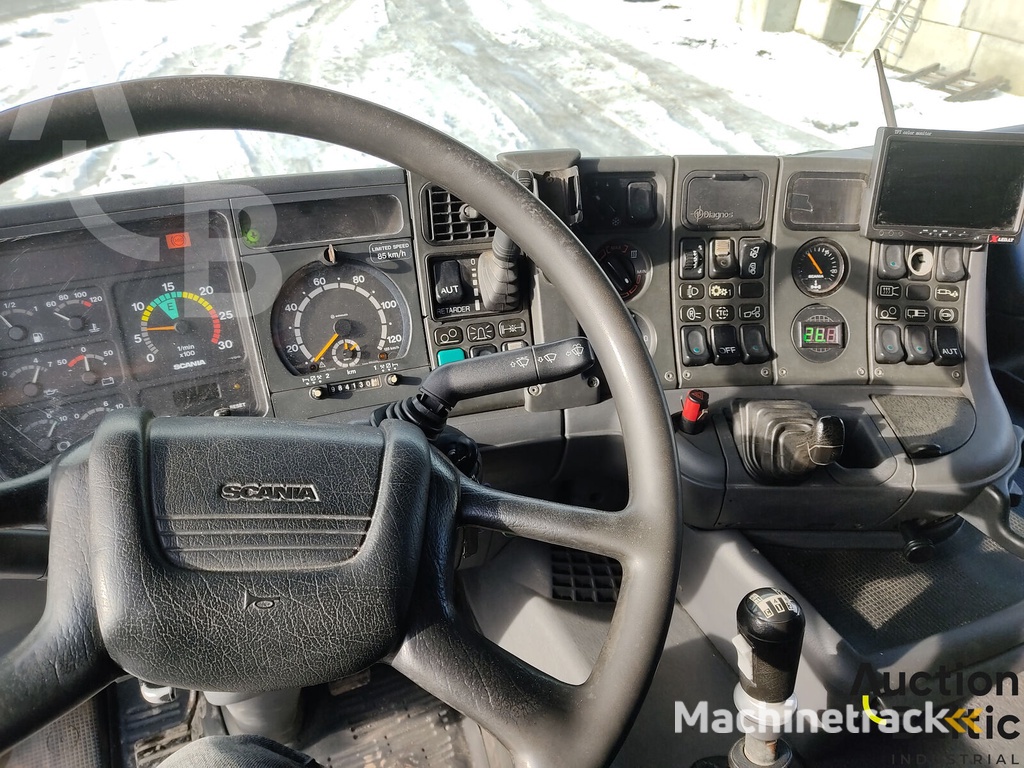 Scania 144 G flatbed truck