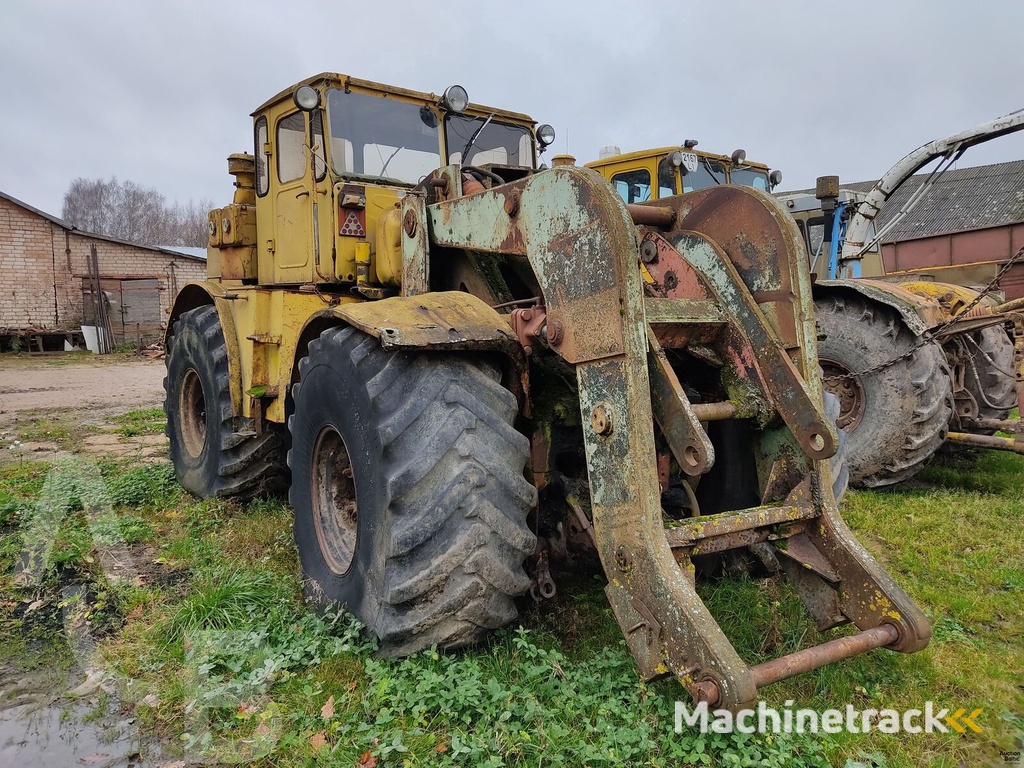 Kirovets K 701 wheel tractor