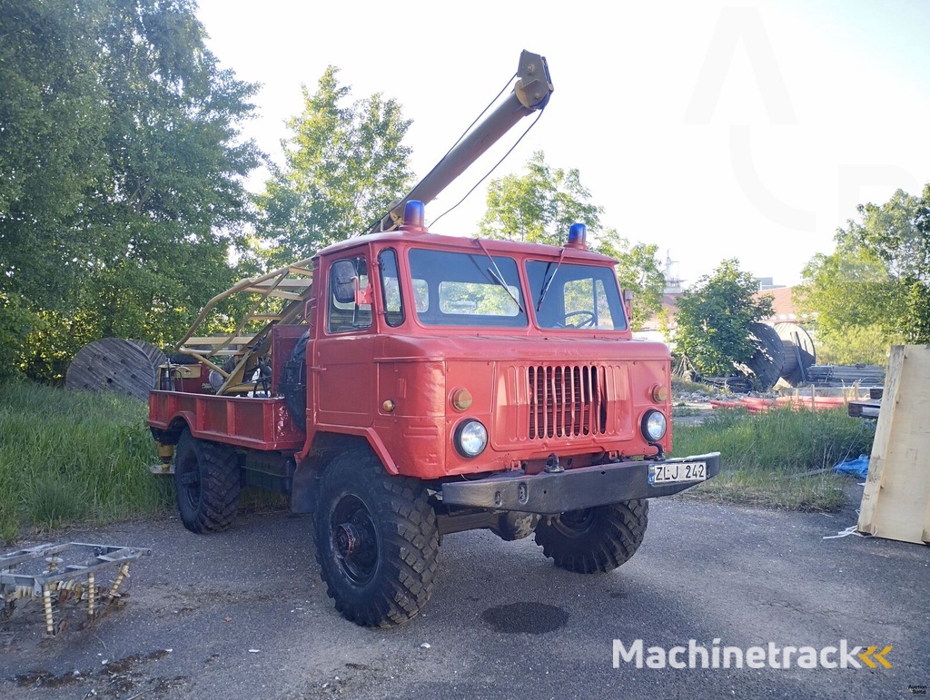 GAZ  66 drilling crane machine