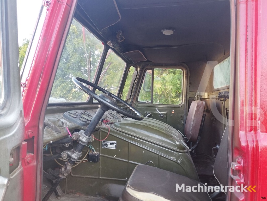 GAZ  66 drilling crane machine