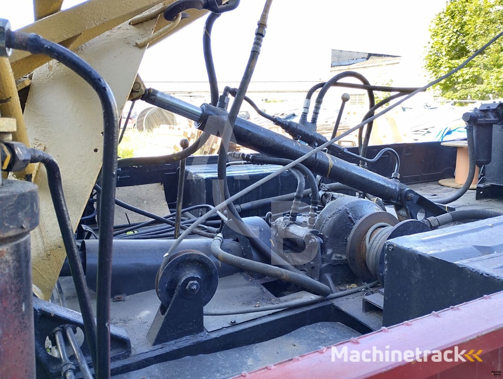 GAZ  66 drilling crane machine