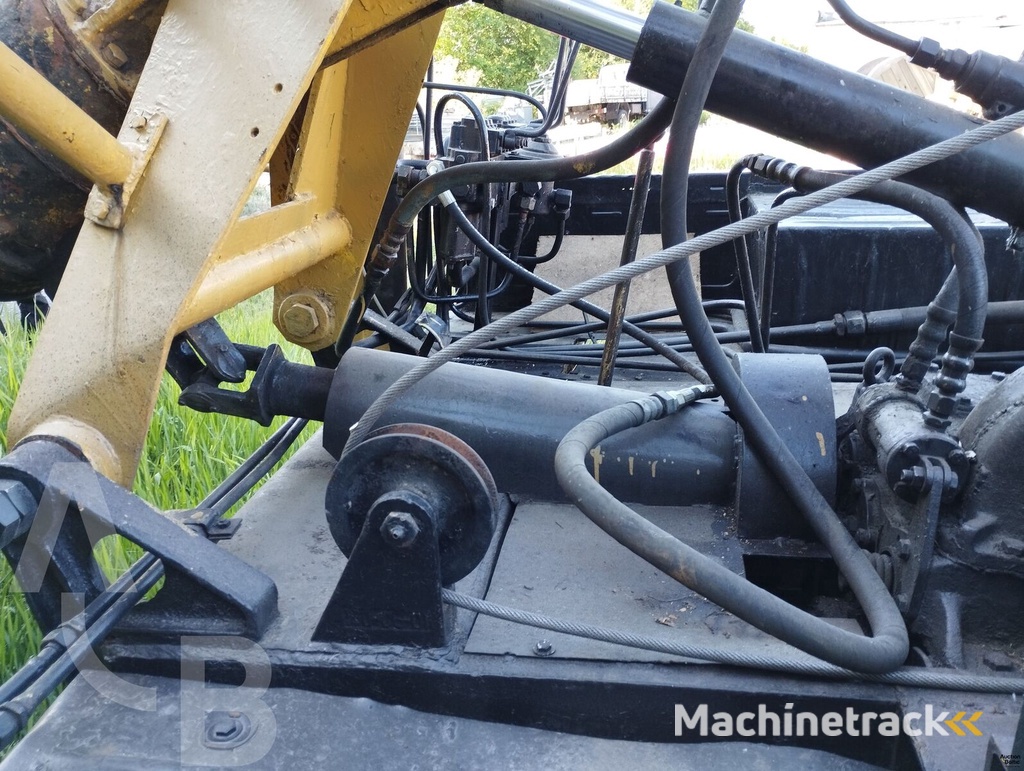 GAZ  66 drilling crane machine