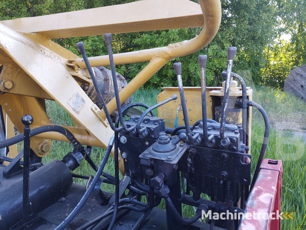 GAZ  66 drilling crane machine