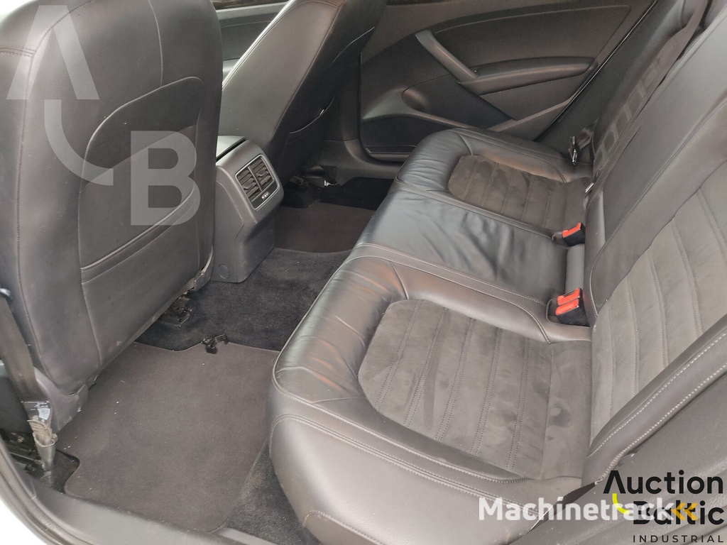 Volkswagen Passat SEL