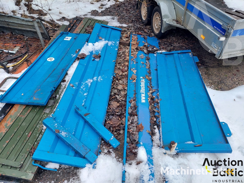 Tipper trailer (Savivartė priekaba)