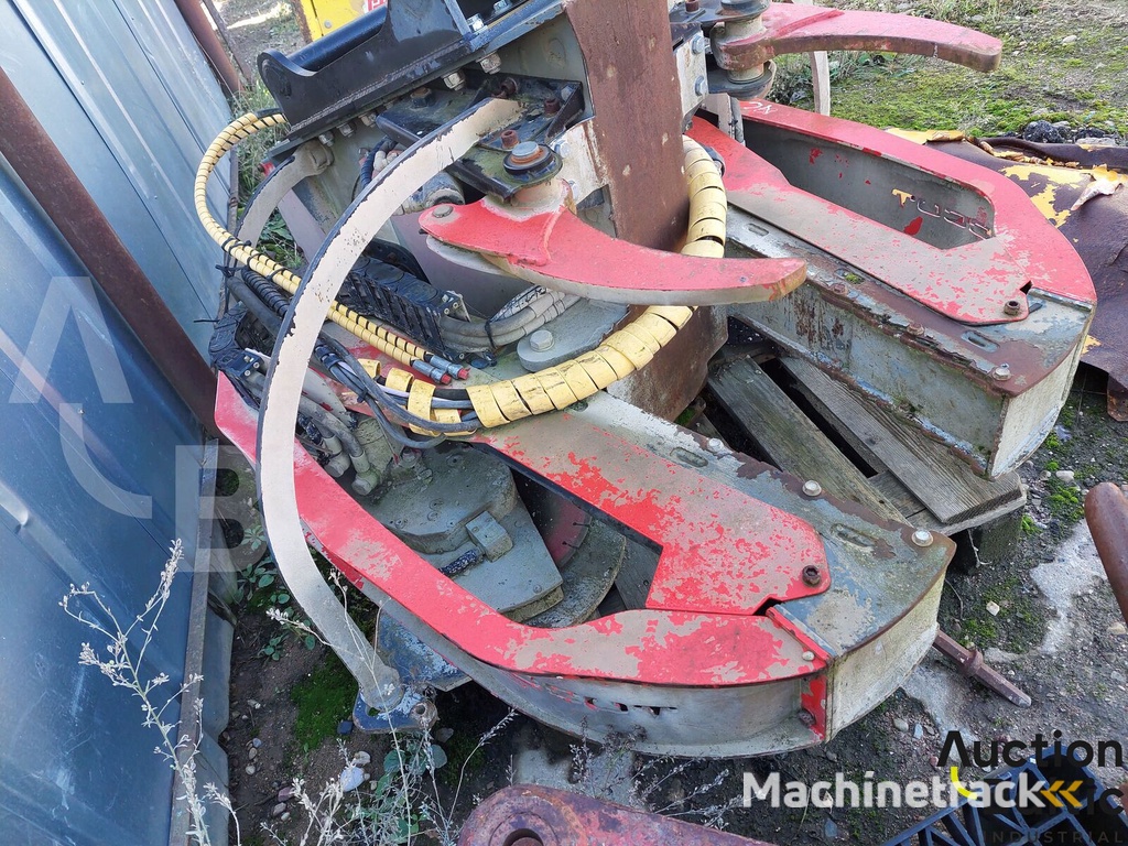 MotoCut Q350 wood grapple
