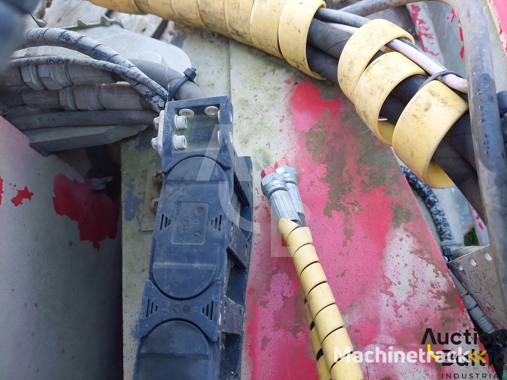 MotoCut Q350 wood grapple