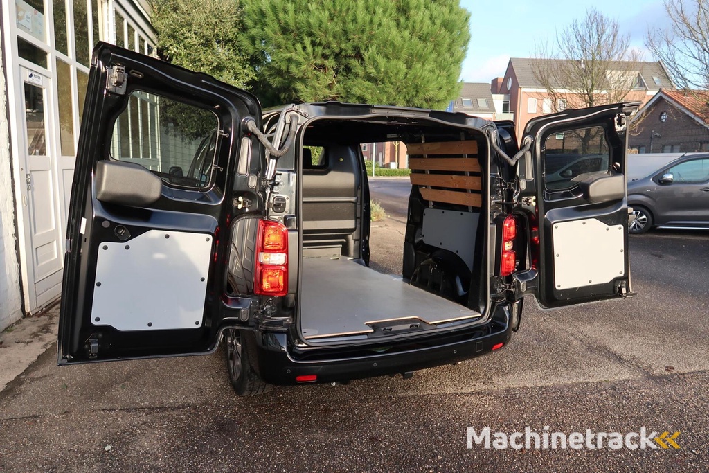 Opel Vivaro 120PK|Innovation|NAVI|Trekhaak|Camera|stoelverw.|Compleet & NETJES!