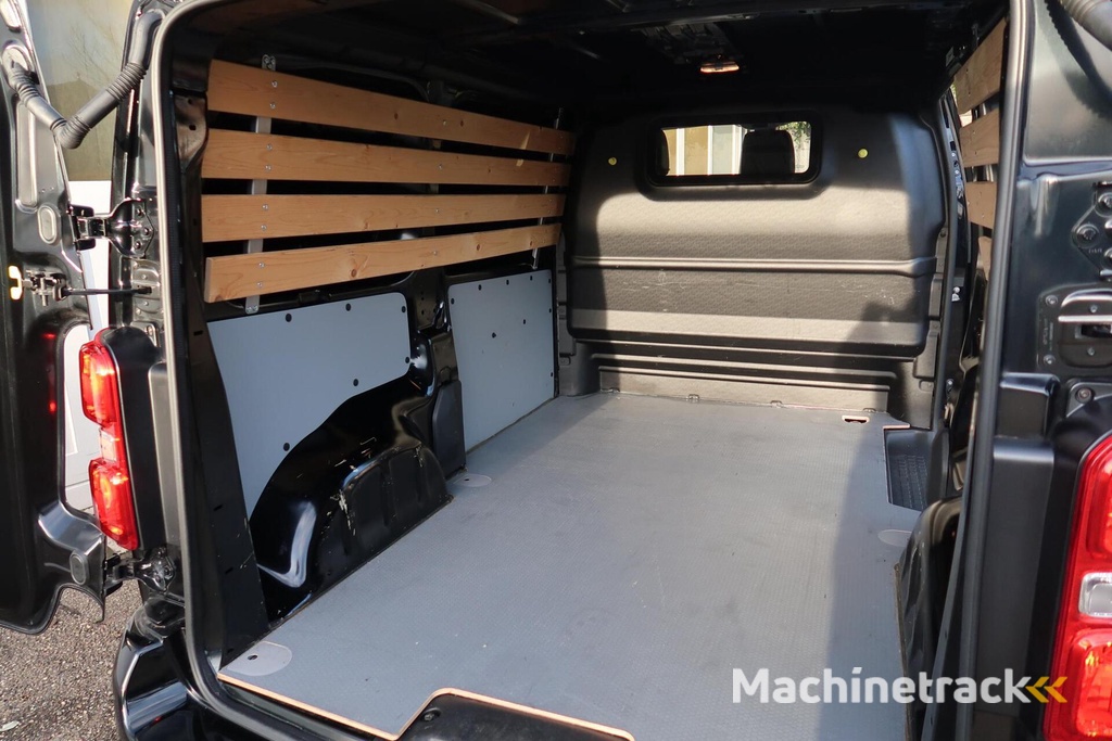 Opel Vivaro 120PK|Innovation|NAVI|Trekhaak|Camera|stoelverw.|Compleet & NETJES!