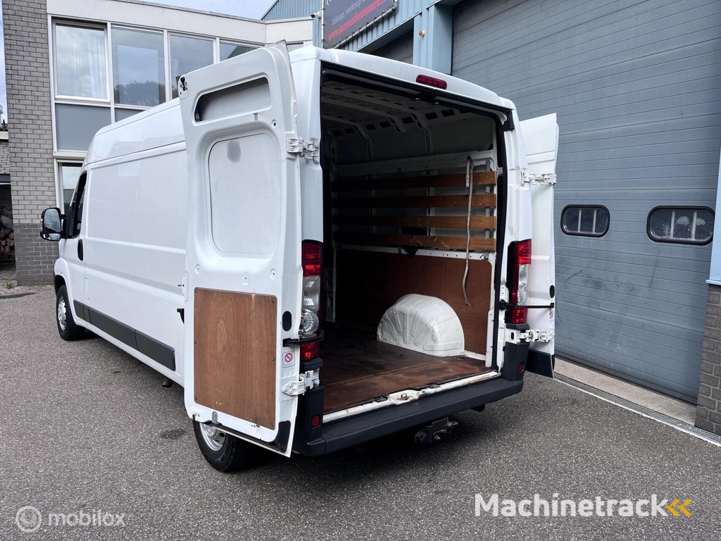Peugeot Boxer 335 3.0 HDI  !77 PK L3H2 Airco Trekhaak