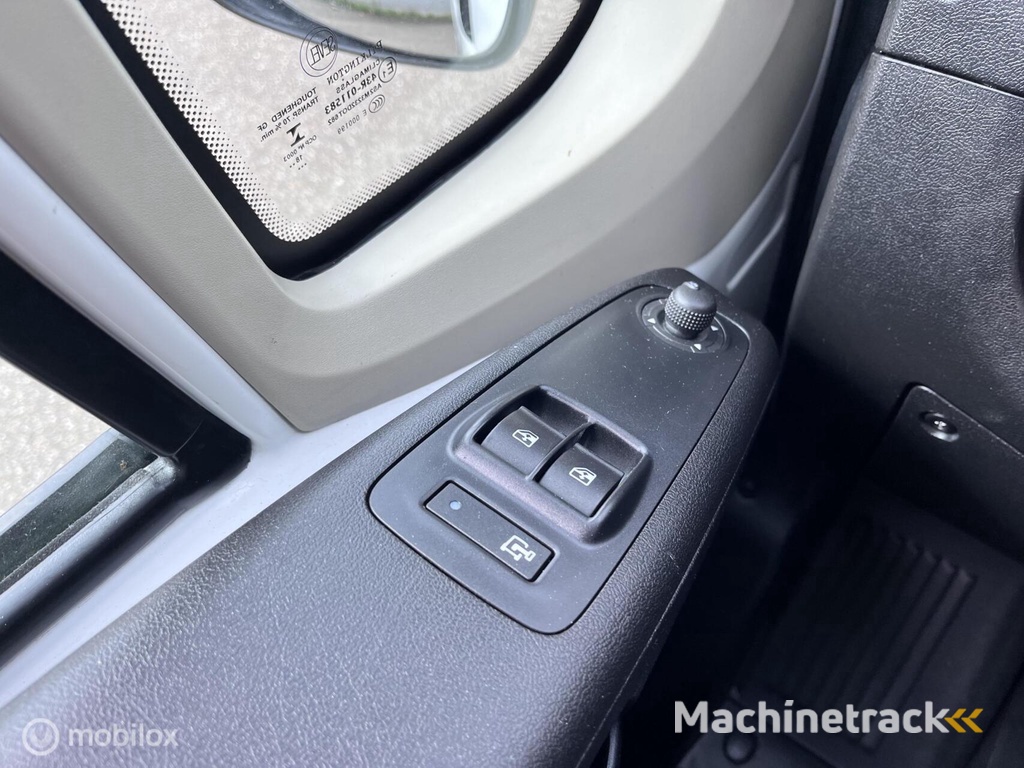 Peugeot Boxer 335 3.0 HDI  !77 PK L3H2 Airco Trekhaak