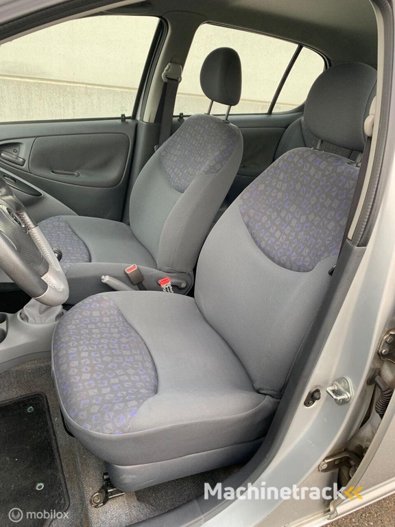 Toyota Yaris 1.3 16V VVT-i 5-DEURS AIRCO DEALER ONDERHOUDEN