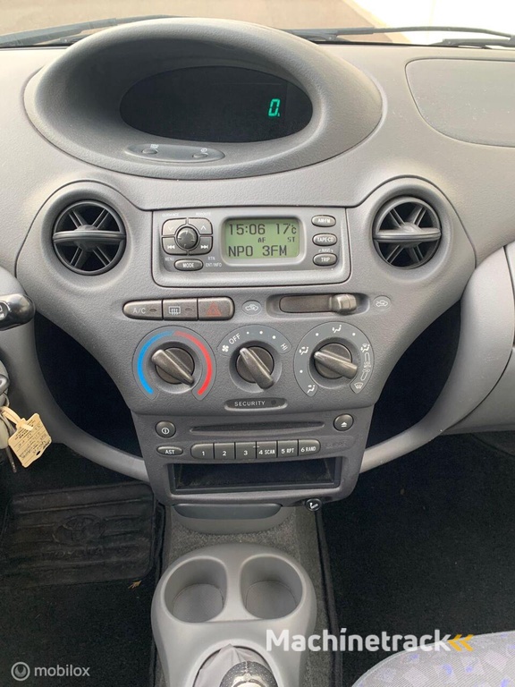 Toyota Yaris 1.3 16V VVT-i 5-DEURS AIRCO DEALER ONDERHOUDEN