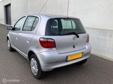 Minituur van Toyota Yaris 1.3 16V VVT-i 5-DEURS AIRCO DEALER ONDERHOUDEN