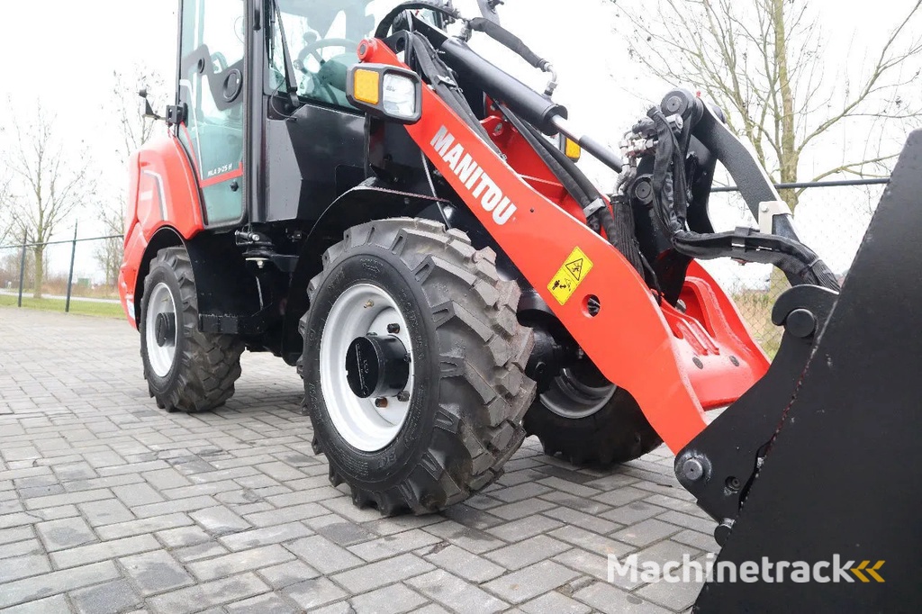 Manitou MLA 3-25 H | BUCKET | QUICK COUPLER | NEW UNUSED