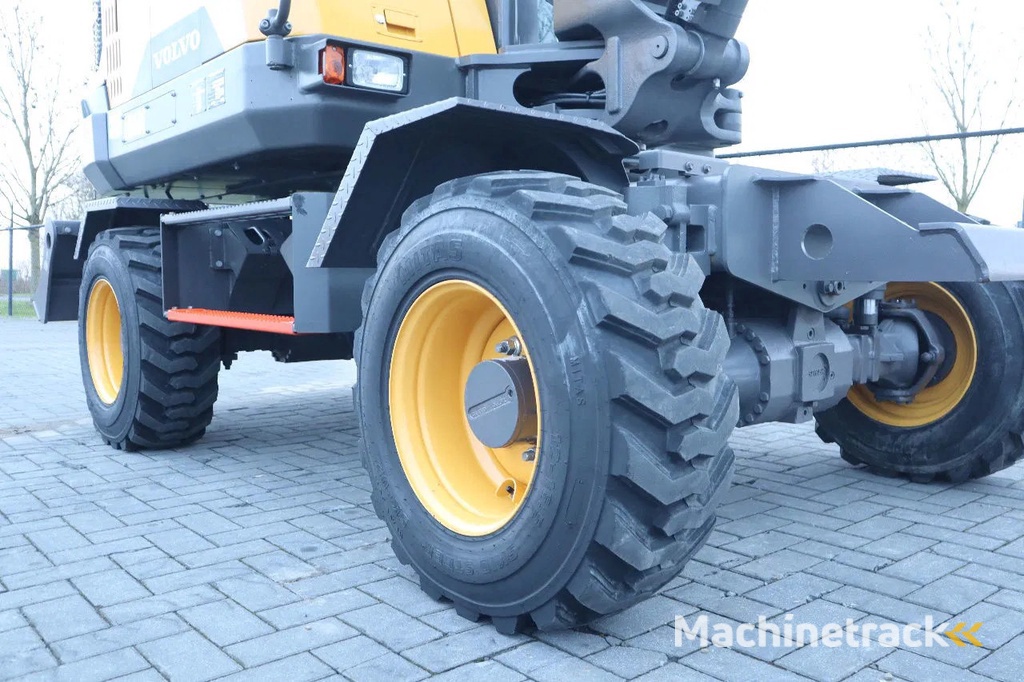 Volvo EW60E | DEMO | 30 KM/H | ROTOTILT + GRIPPER | BUCKET