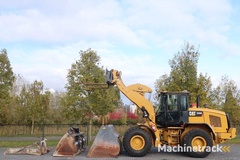 caterpillar-938-m-2x-bucket-jib-forks-bss-good-condition