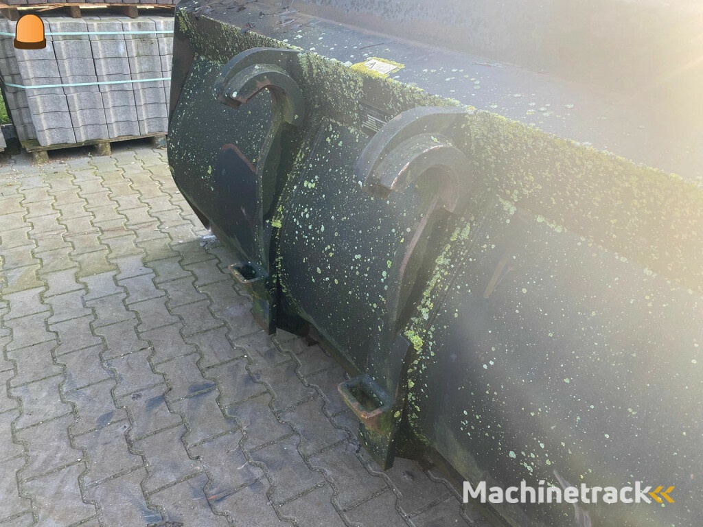 Stort bak 2000 ophanging (93357317)