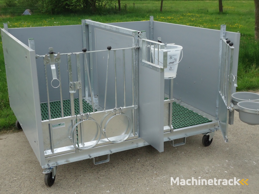 kalverboxen. kalverhok. kalverhokken. kalverbox. Eenlingbox. Eenlingboxen. Kalverenhuisvesting. Kalverenhut. Kalverhut. Kalvereenlingbox. Kalverhuisvesting. Kalverenhuisvesting. Kalveren. Jongvee