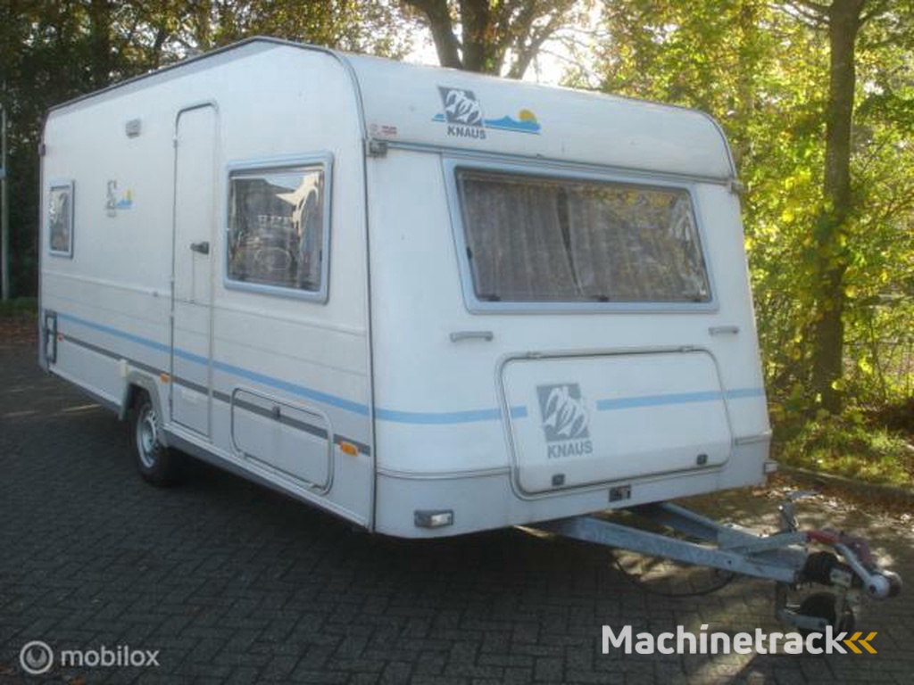 Knaus 440813 Azur 440 Rondzit - Toilet - Vastbed. Zijschade
