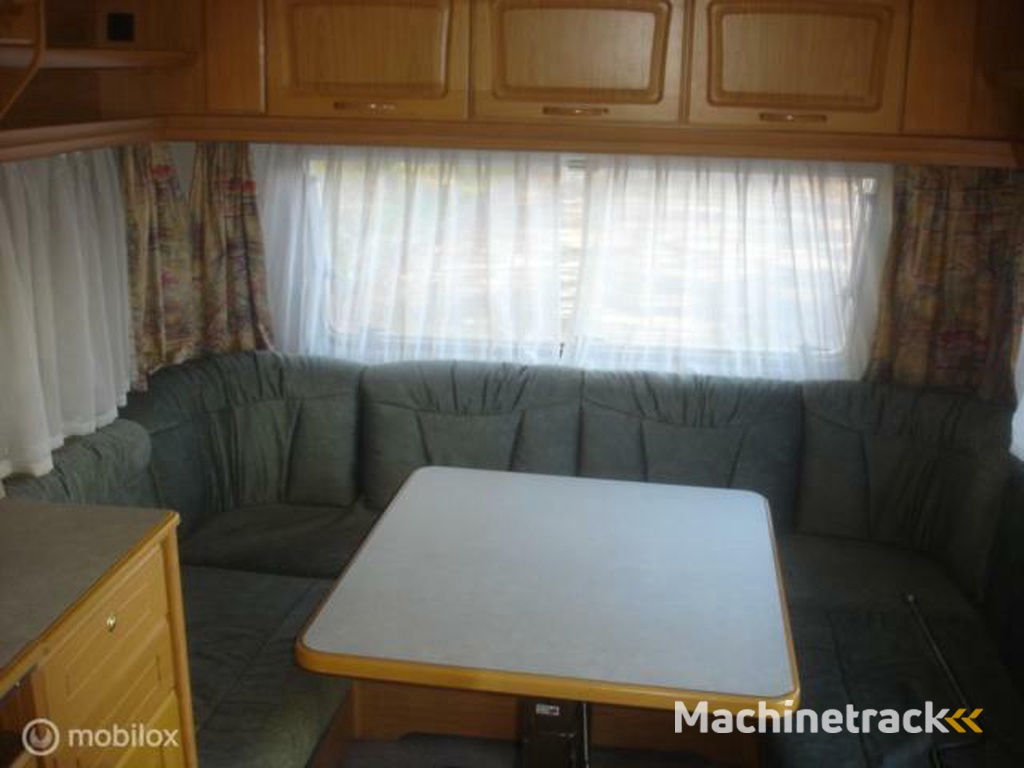 Knaus 440813 Azur 440 Rondzit - Toilet - Vastbed. Zijschade