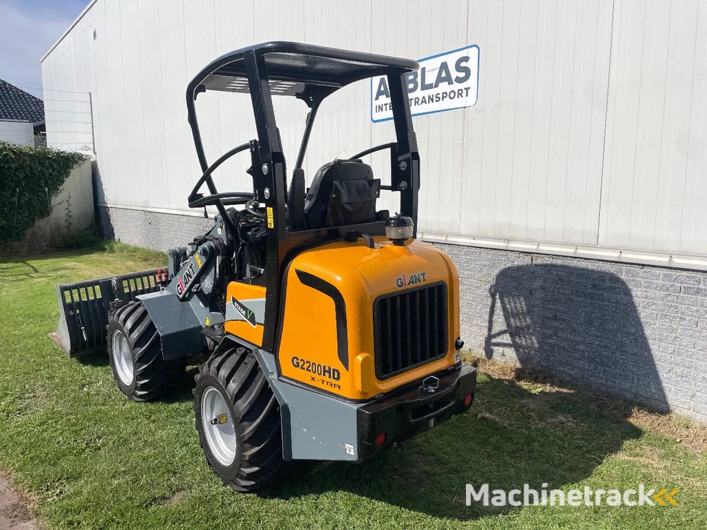 Giant G2200HD Xtra shovel kniklader met Puinbak en lepels