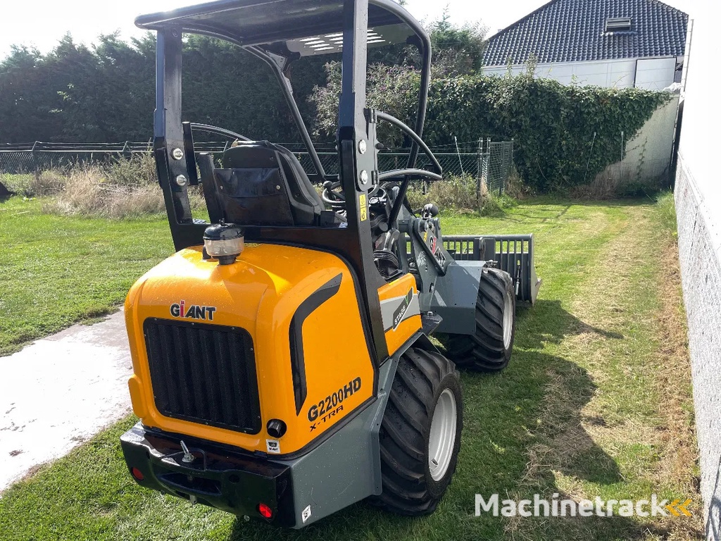 Giant G2200HD Xtra shovel kniklader met Puinbak en lepels