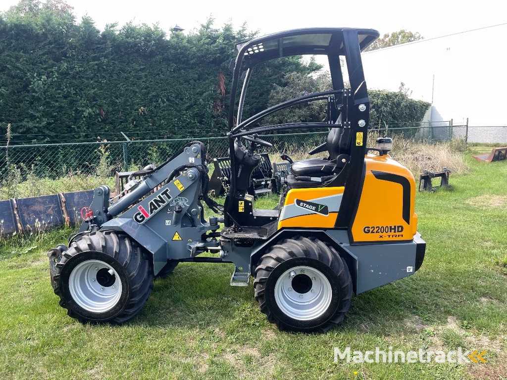 Giant G2200HD Xtra shovel kniklader met Puinbak en lepels