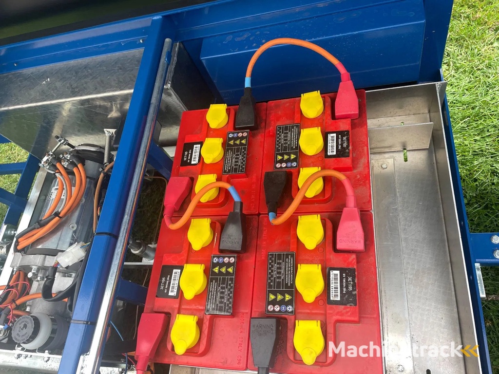 Diversen A4 electrische transportwagen nieuw!