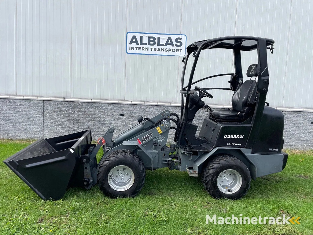 Giant 263SWT shovel kniklader met slechts 286 uur