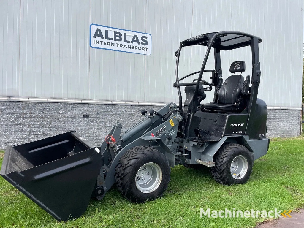 Giant 263SWT shovel kniklader met slechts 286 uur