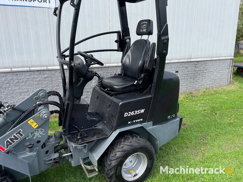 Giant 263SWT shovel kniklader met slechts 286 uur